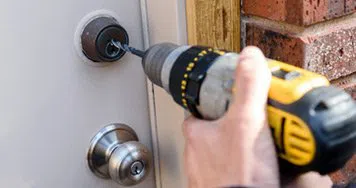 Security Locksmith Services Newtown, PA 215-254-6528 Security Locksmith Services Newtown, PA 215-254-6528 - 13-Key-Broke-In-Lock
